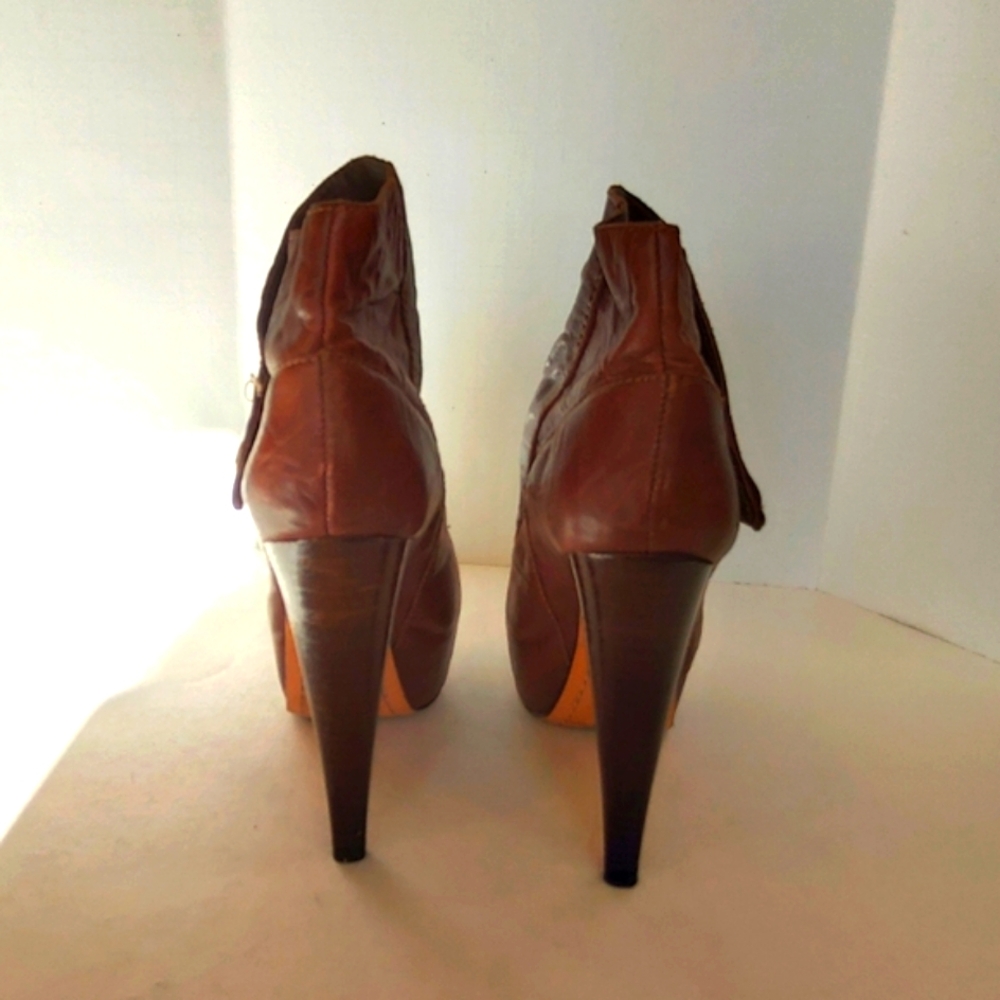 Alice and Olivia by Stacey Bendet brown boots - Picture 3 of 10